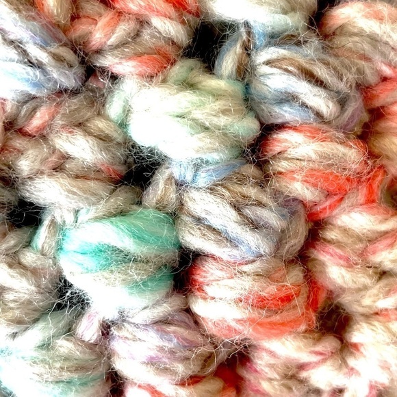 CROCHETED EAR WARMER - Picture 2 of 7